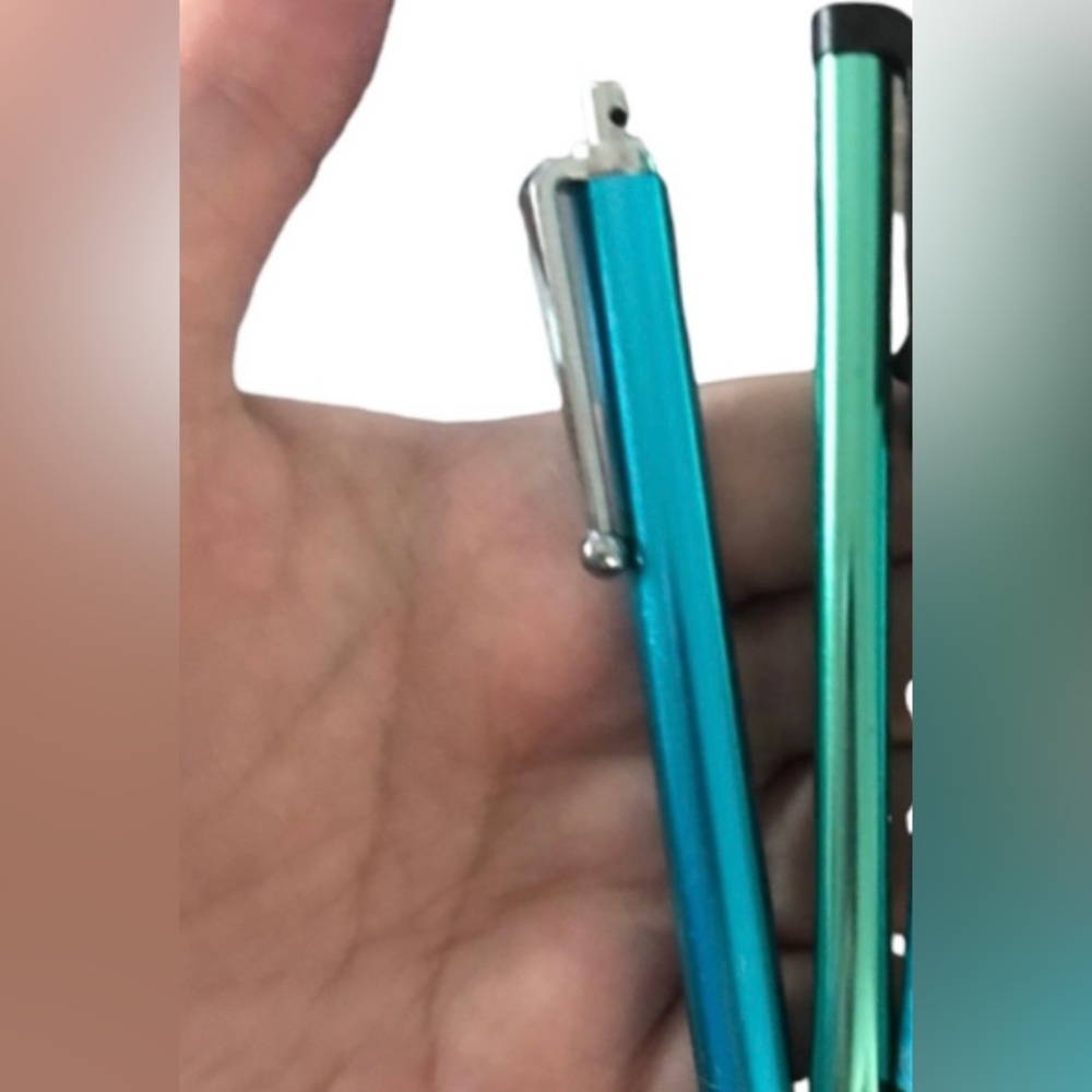 Bundle of 3: Miniature Cowhead • 2 Touch Phone Pens • 1 mini surfboard - Picture 3 of 7